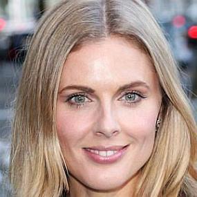 height of Donna Air