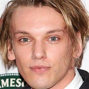 height of Jamie Campbell Bower