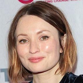 Emily Browning worth