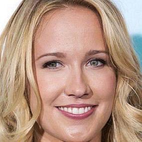 height of Anna Camp