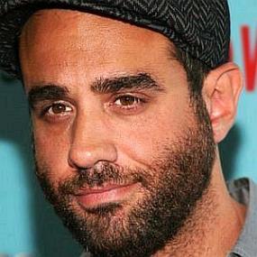 height of Bobby Cannavale