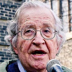 height of Noam Chomsky