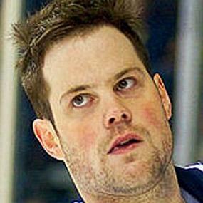 height of Mike Comrie