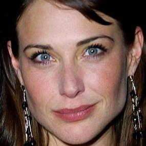 height of Claire Forlani