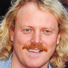 height of Leigh Francis