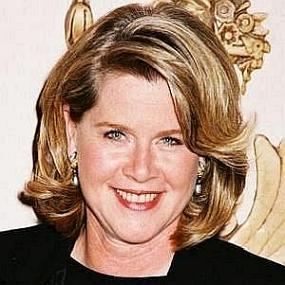 height of Tipper Gore