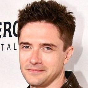 height of Topher Grace