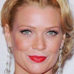 height of Laurie Holden