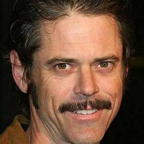 height of C Thomas Howell