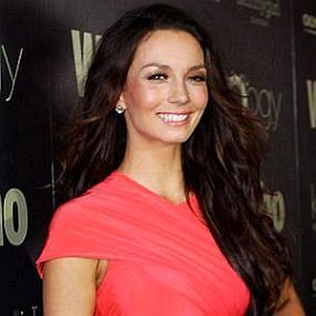 height of Ricki-Lee Coulter