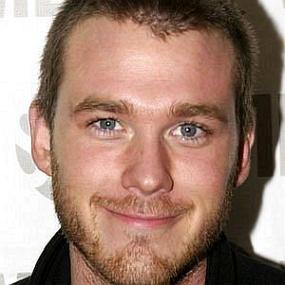 height of Eric Lively