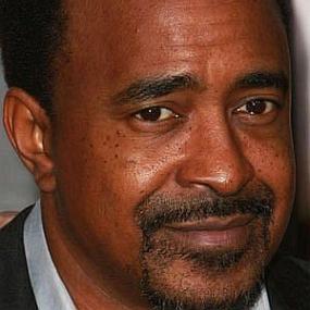 height of Tim Meadows