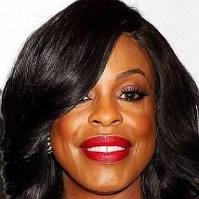 height of Niecy Nash