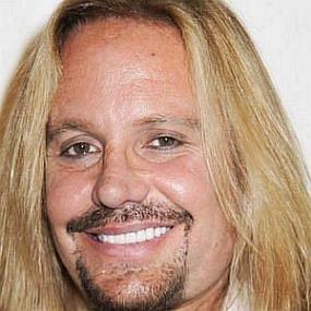 height of Vince Neil