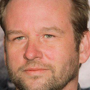 height of Dallas Roberts