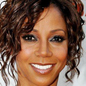 height of Holly Robinson Peete